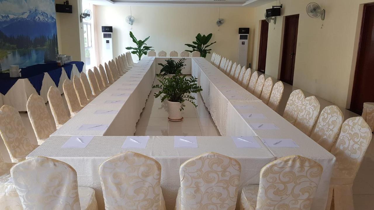HỘI HỌP VÀ TIỆC